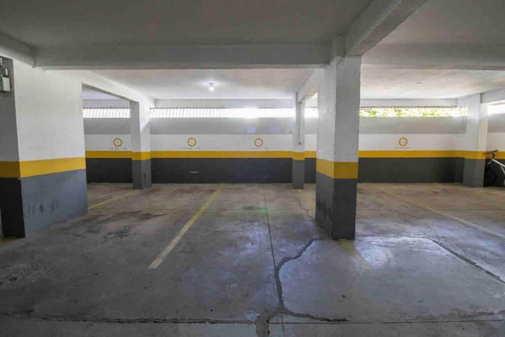 Edificio Central, De 3 Quartos Com Garagem * Balneario Camboriu