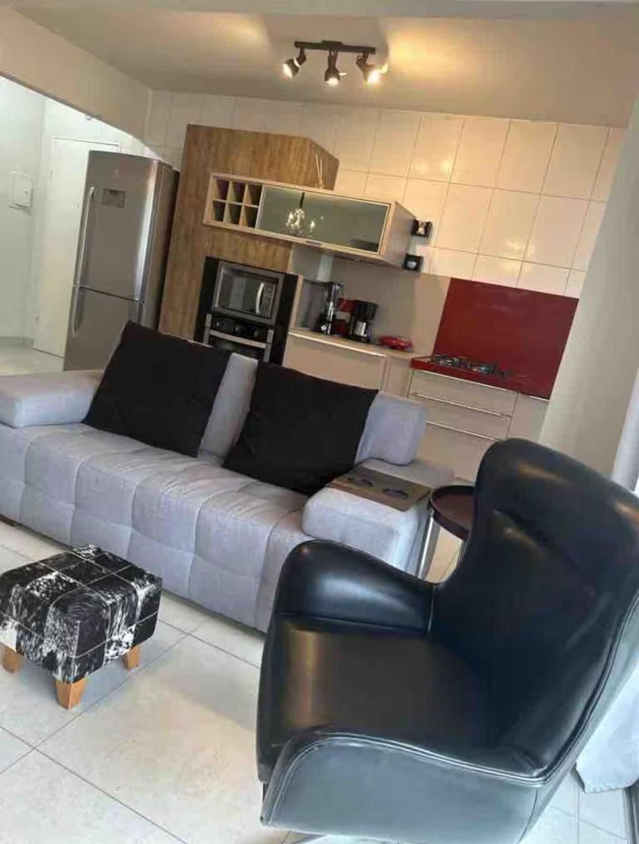 Edificio Central, De 3 Quartos Com Garagem Apartment