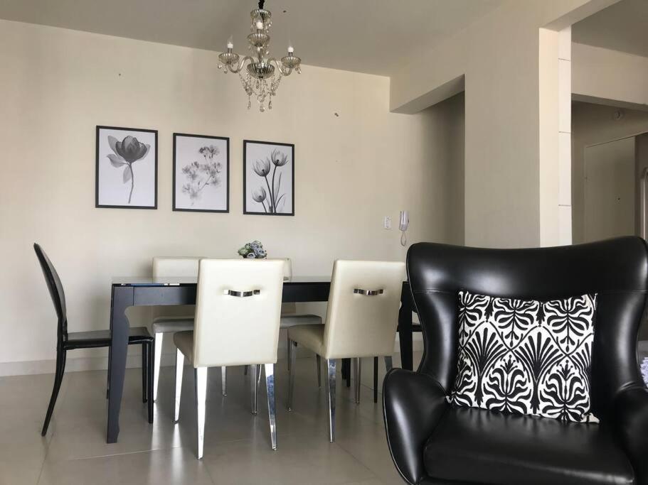 Edificio Central, De 3 Quartos Com Garagem * Balneário Camboriú