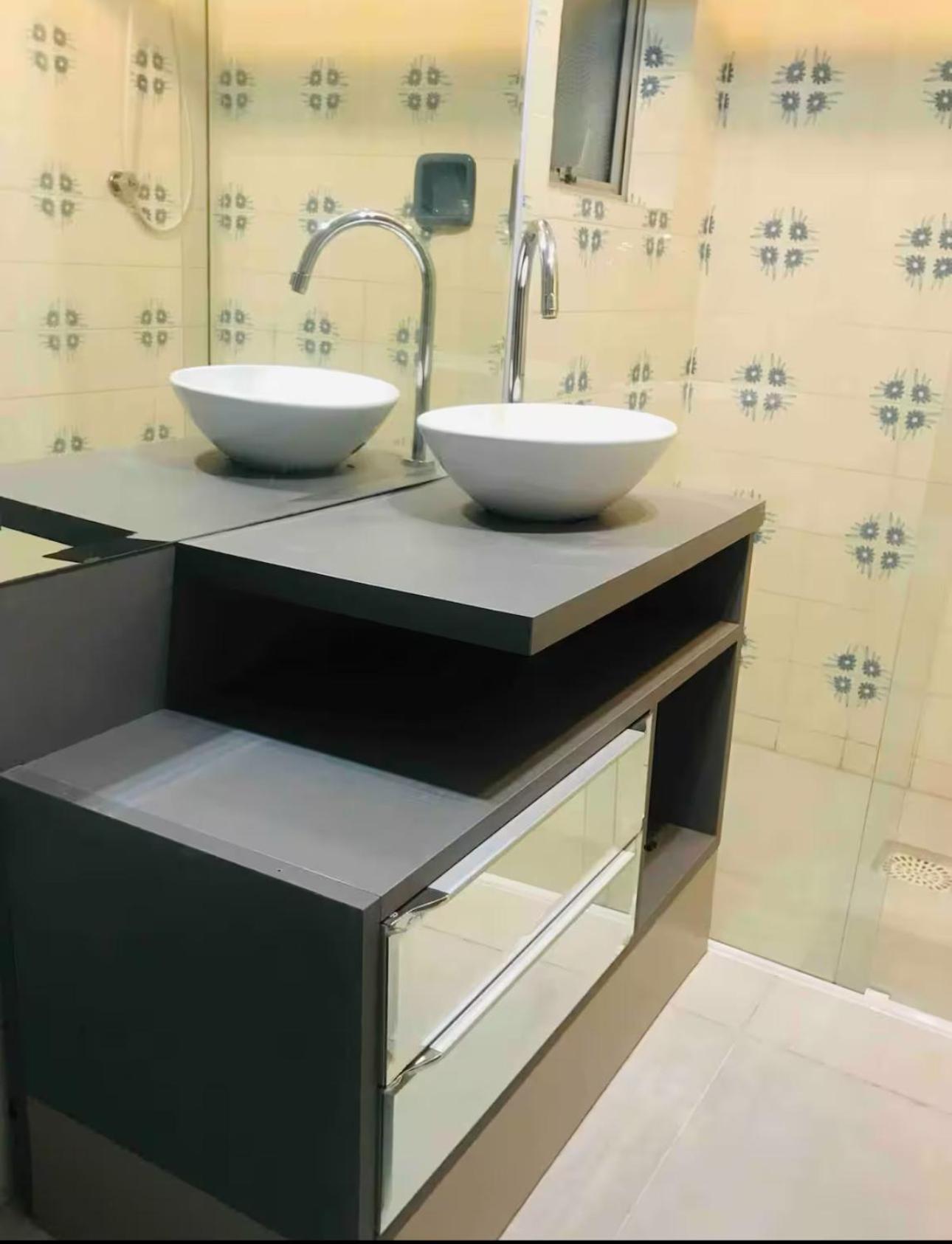 Apartamento Edificio Central, De 3 Quartos Com Garagem